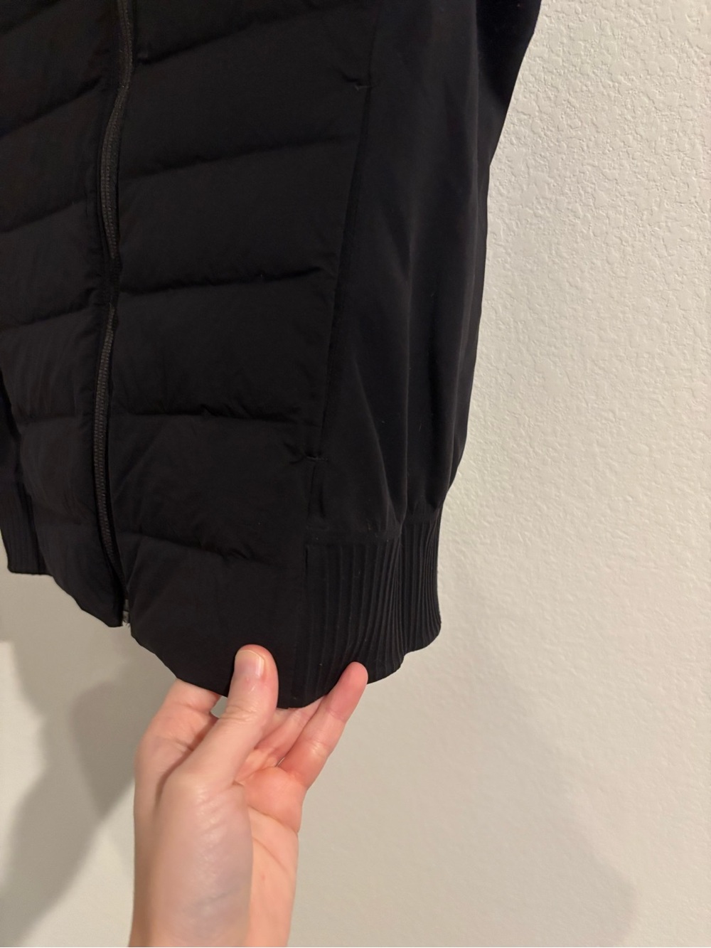 Lululemon black zip vest - Picture 4 of 8